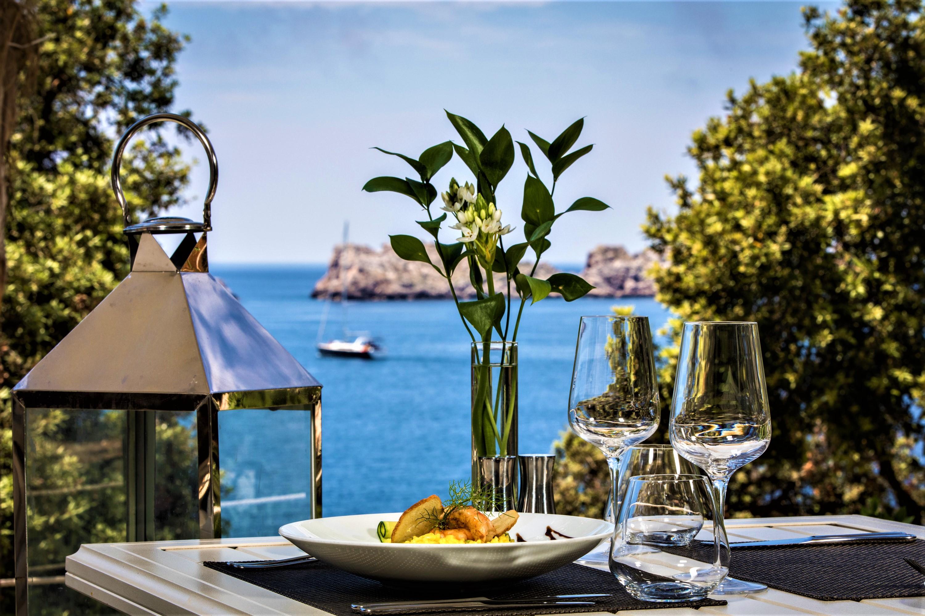 Royal Princess Hotel Dubrovnik Exterior photo The view from the restaurant