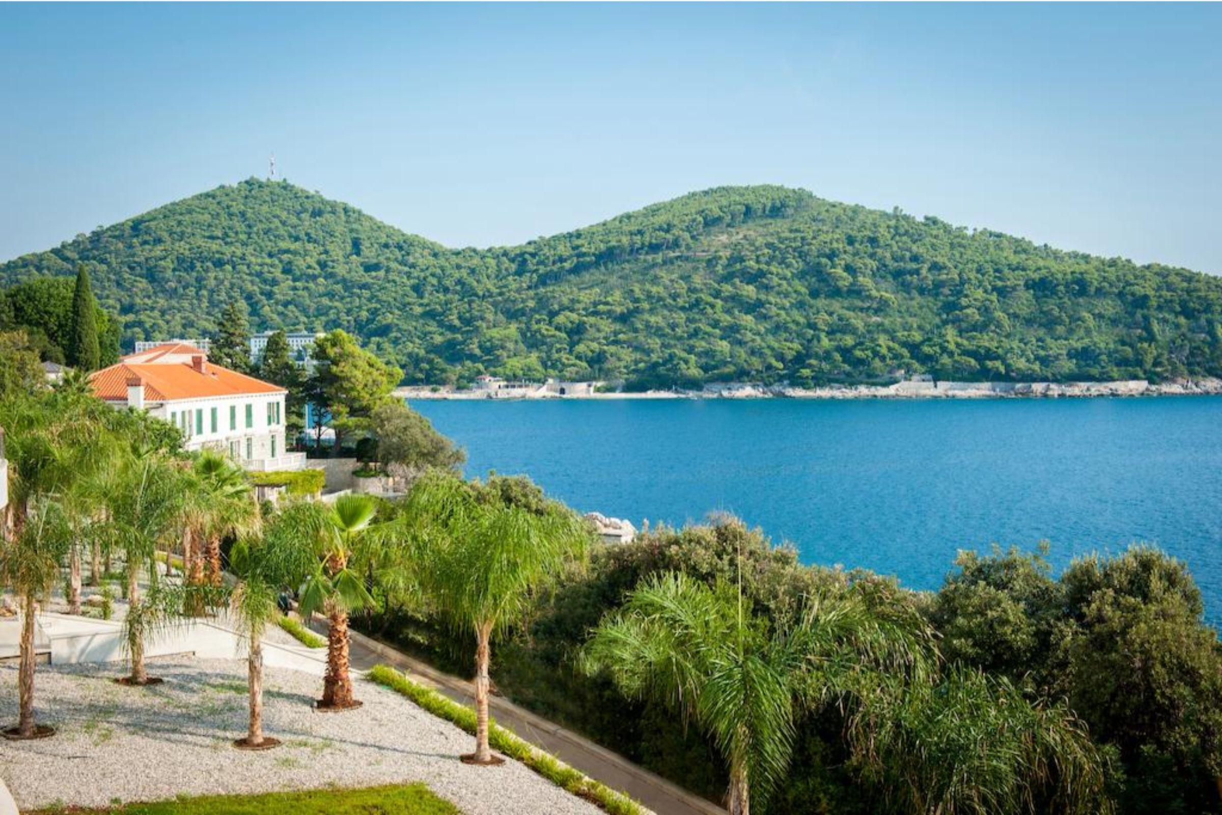 Royal Princess Hotel Dubrovnik Exterior photo View of the bay of Vlora