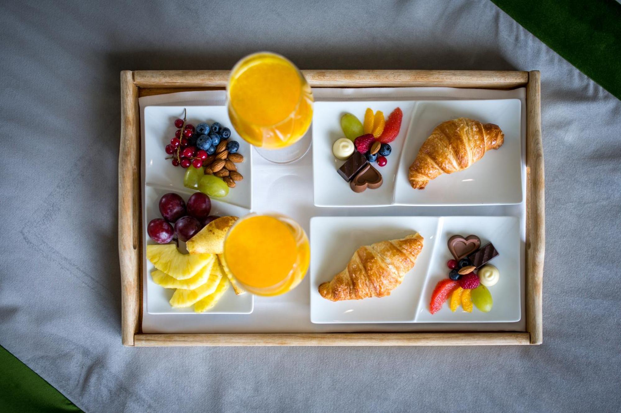 Royal Princess Hotel Dubrovnik Exterior photo A breakfast tray